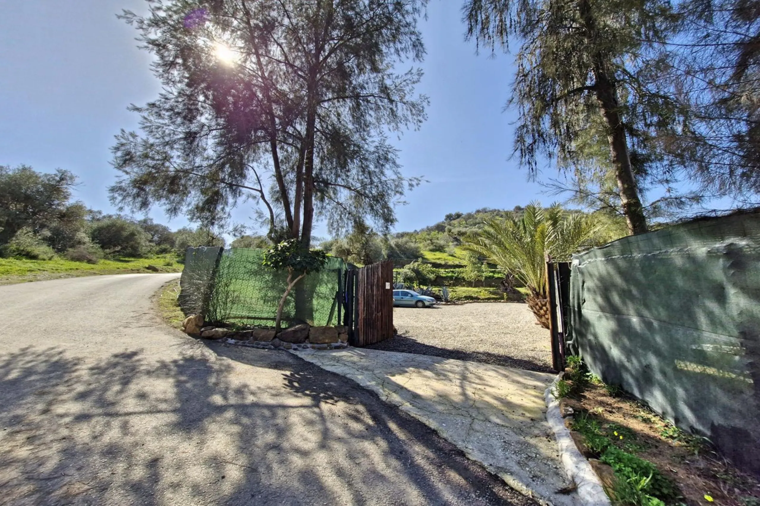 Commercial - Farm в продаже в Coín, Málaga. В доме 3 спален и 2 ванных комнат. Площадь дома 163 м². Площадь участка 10620 м²