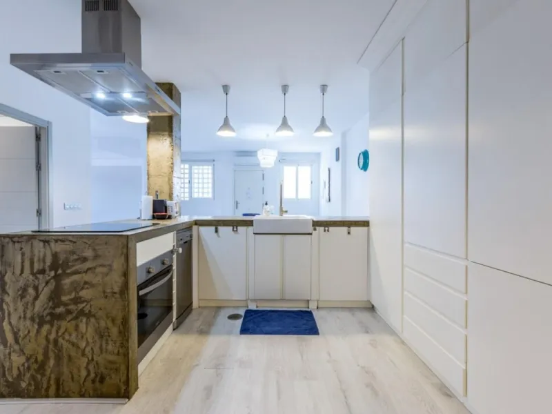 Stunning Renovated Apartment in Prime Nueva Andalucía Location
