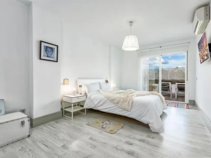 Stunning Renovated Apartment in Prime Nueva Andalucía Location