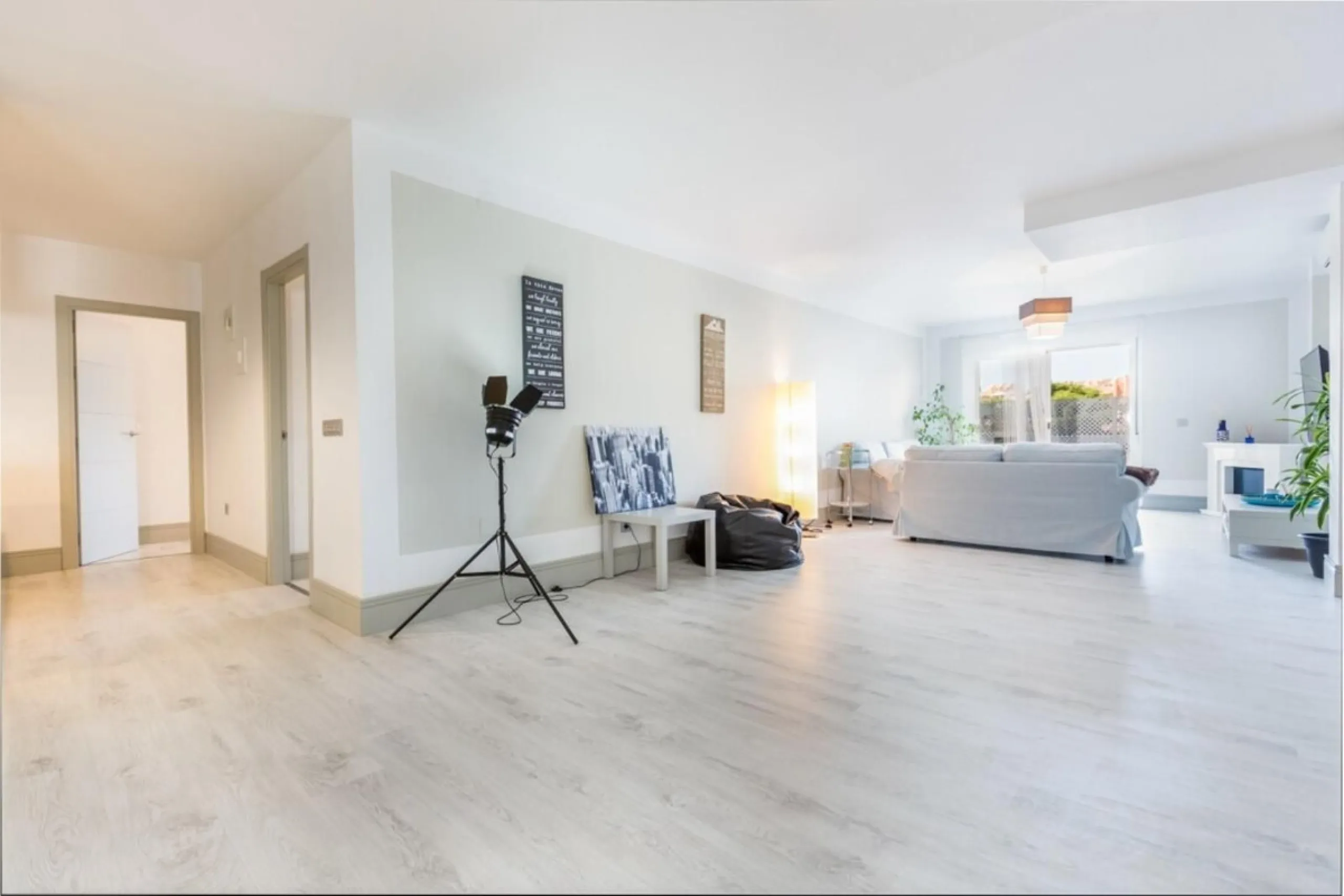 Stunning Renovated Apartment in Prime Nueva Andalucía Location