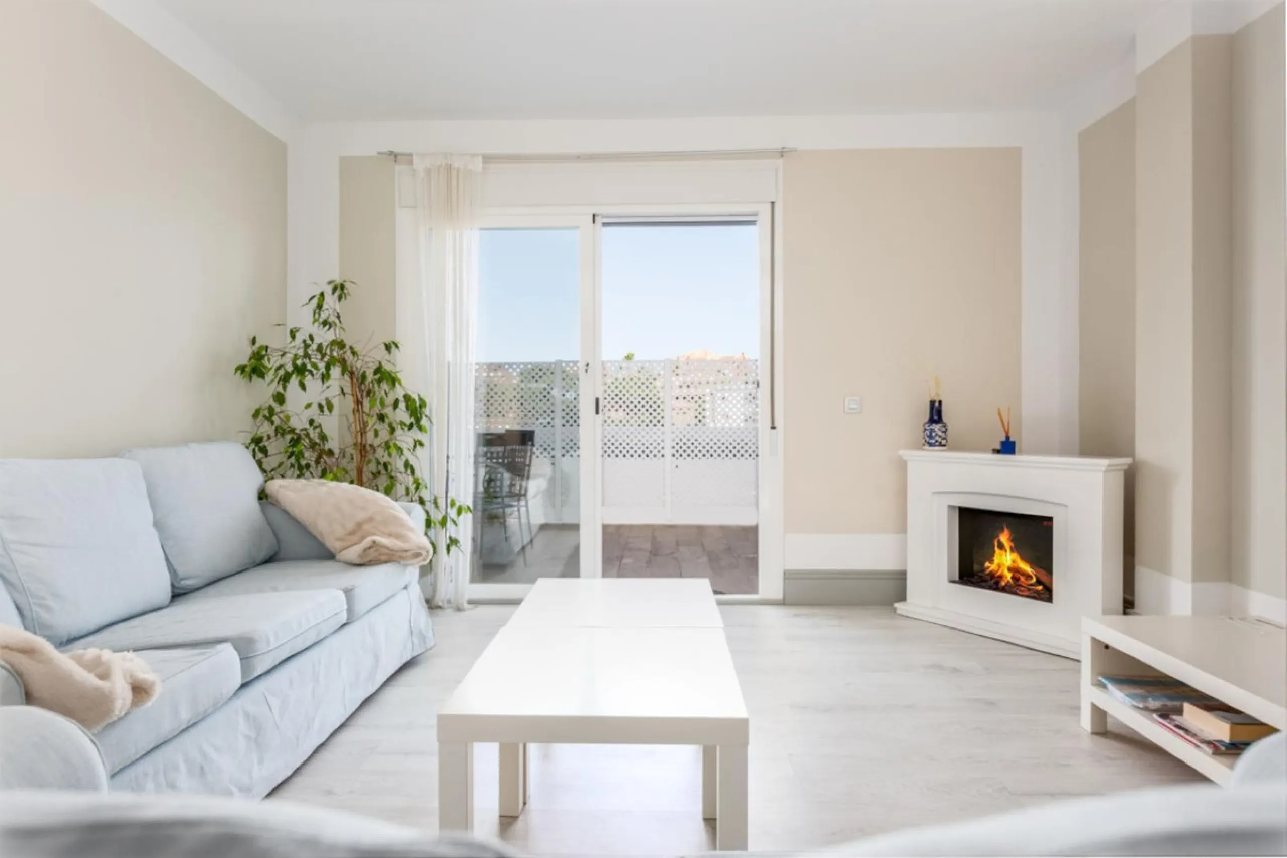 Stunning Renovated Apartment in Prime Nueva Andalucía Location