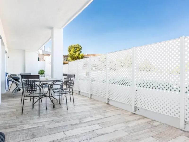 Stunning Renovated Apartment in Prime Nueva Andalucía Location