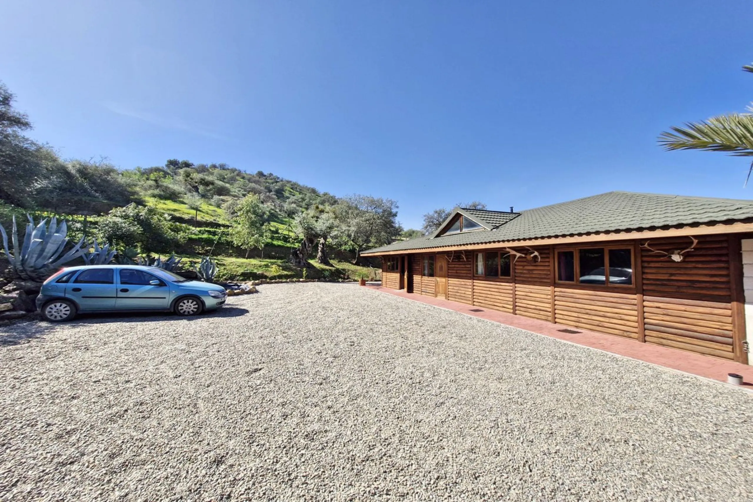 Commercial - Farm в продаже в Coín, Málaga. В доме 3 спален и 2 ванных комнат. Площадь дома 163 м². Площадь участка 10620 м²