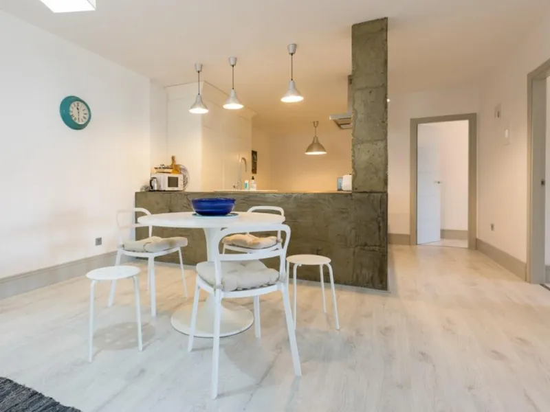 Stunning Renovated Apartment in Prime Nueva Andalucía Location