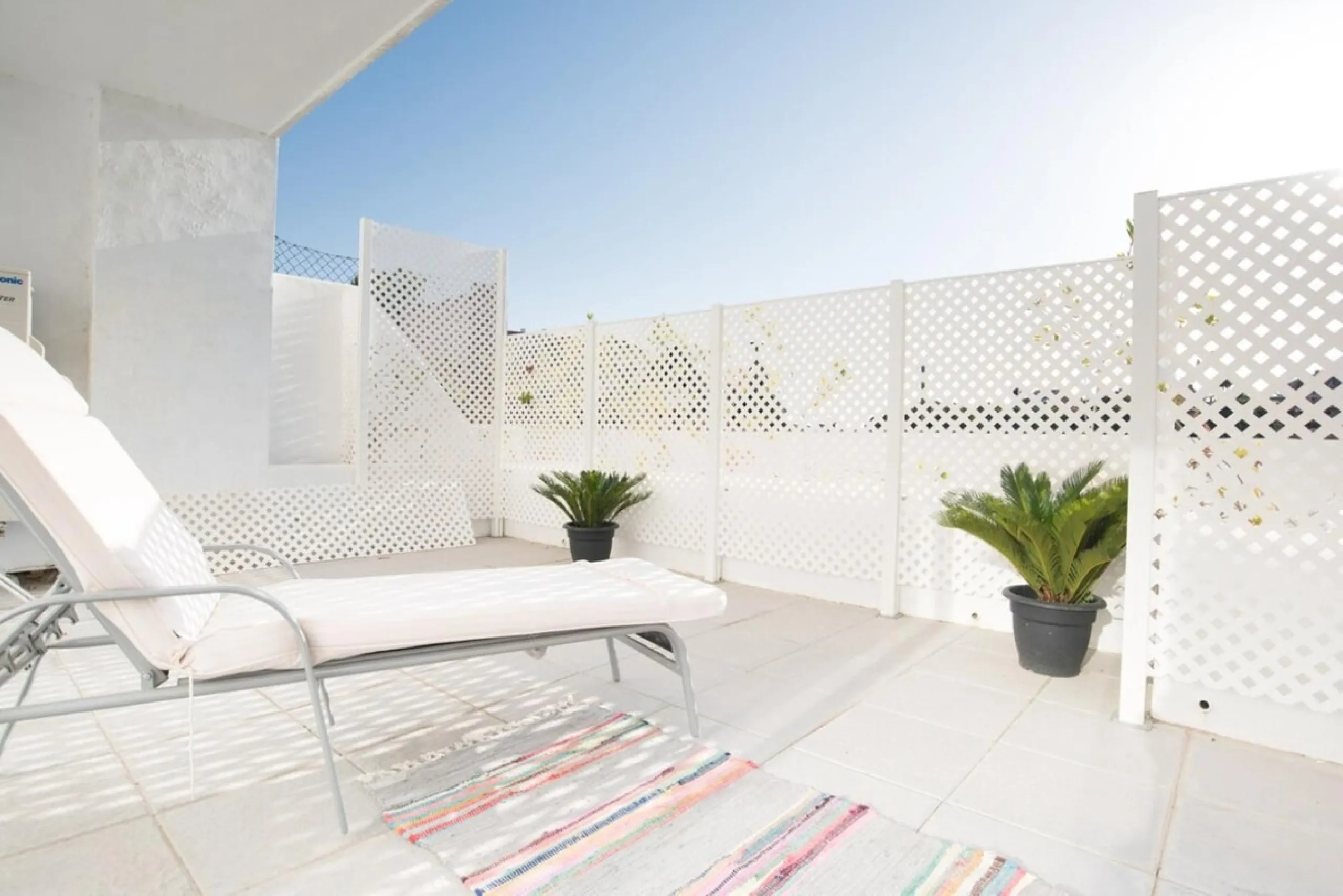 Stunning Renovated Apartment in Prime Nueva Andalucía Location