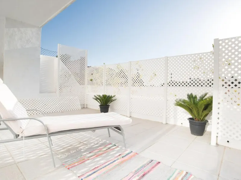 Stunning Renovated Apartment in Prime Nueva Andalucía Location