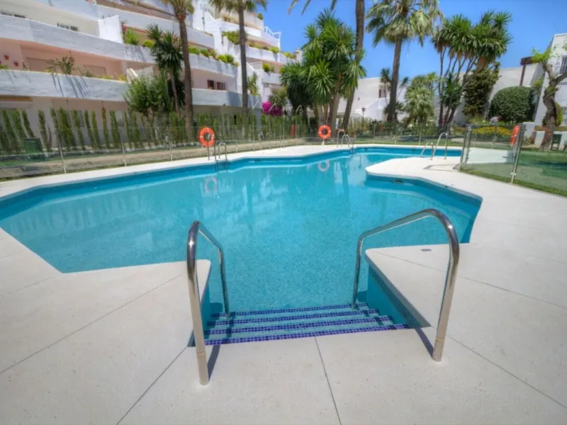 Stunning Renovated Apartment in Prime Nueva Andalucía Location