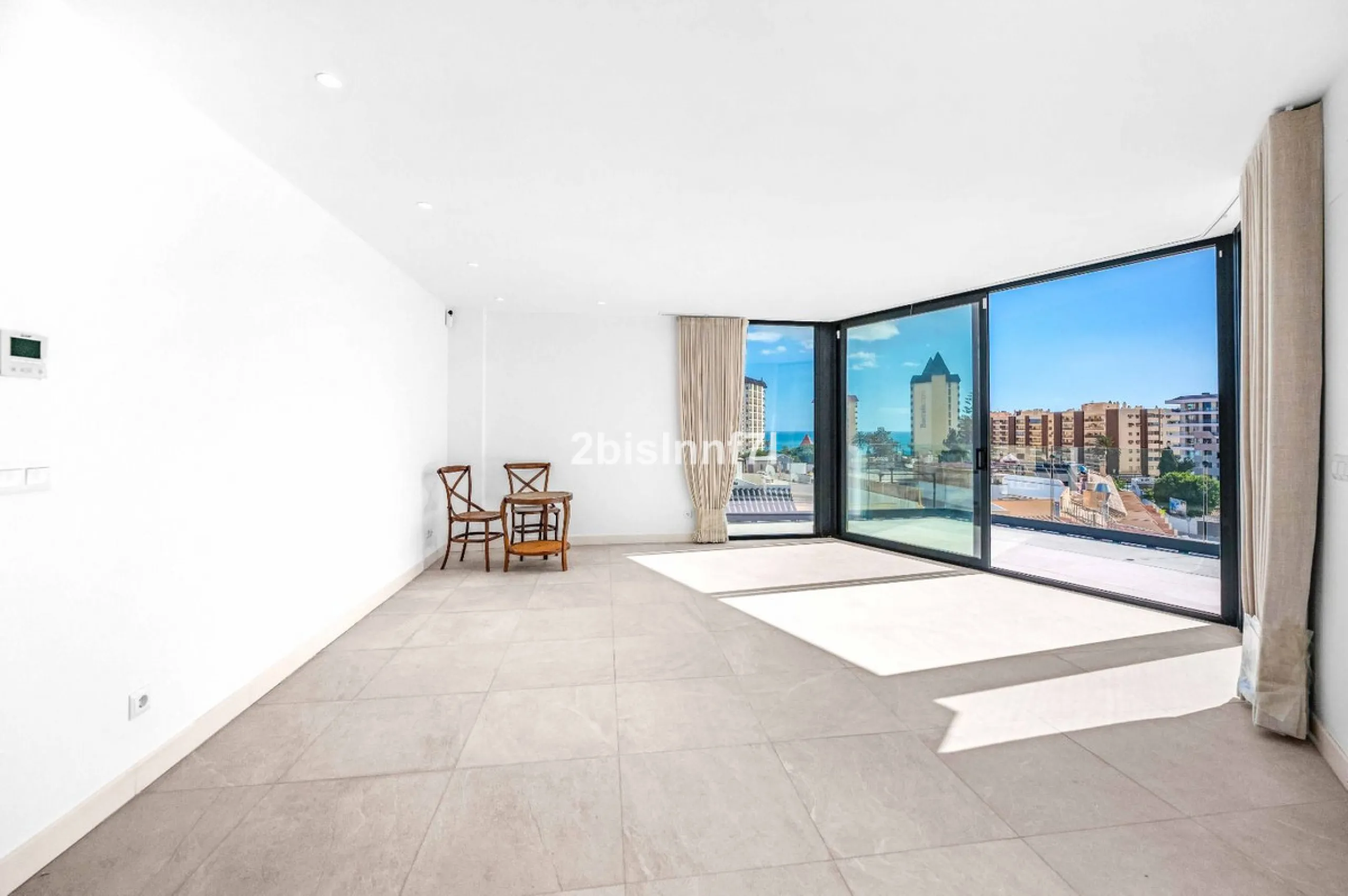 Brand new modern city apartment located in Fuengirola, one of the Costa del Sol's most popular and vibrant urban areas, active all year round. This newly built property offers easy access to the beach, city life, restaurants, shops, and all essential serv