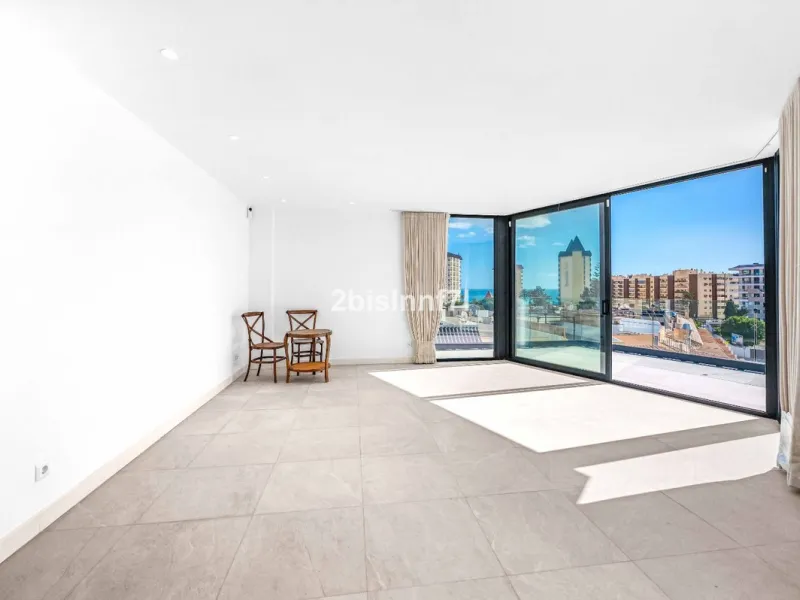 Brand new modern city apartment located in Fuengirola, one of the Costa del Sol's most popular and vibrant urban areas, active all year round. This newly built property offers easy access to the beach, city life, restaurants, shops, and all essential serv