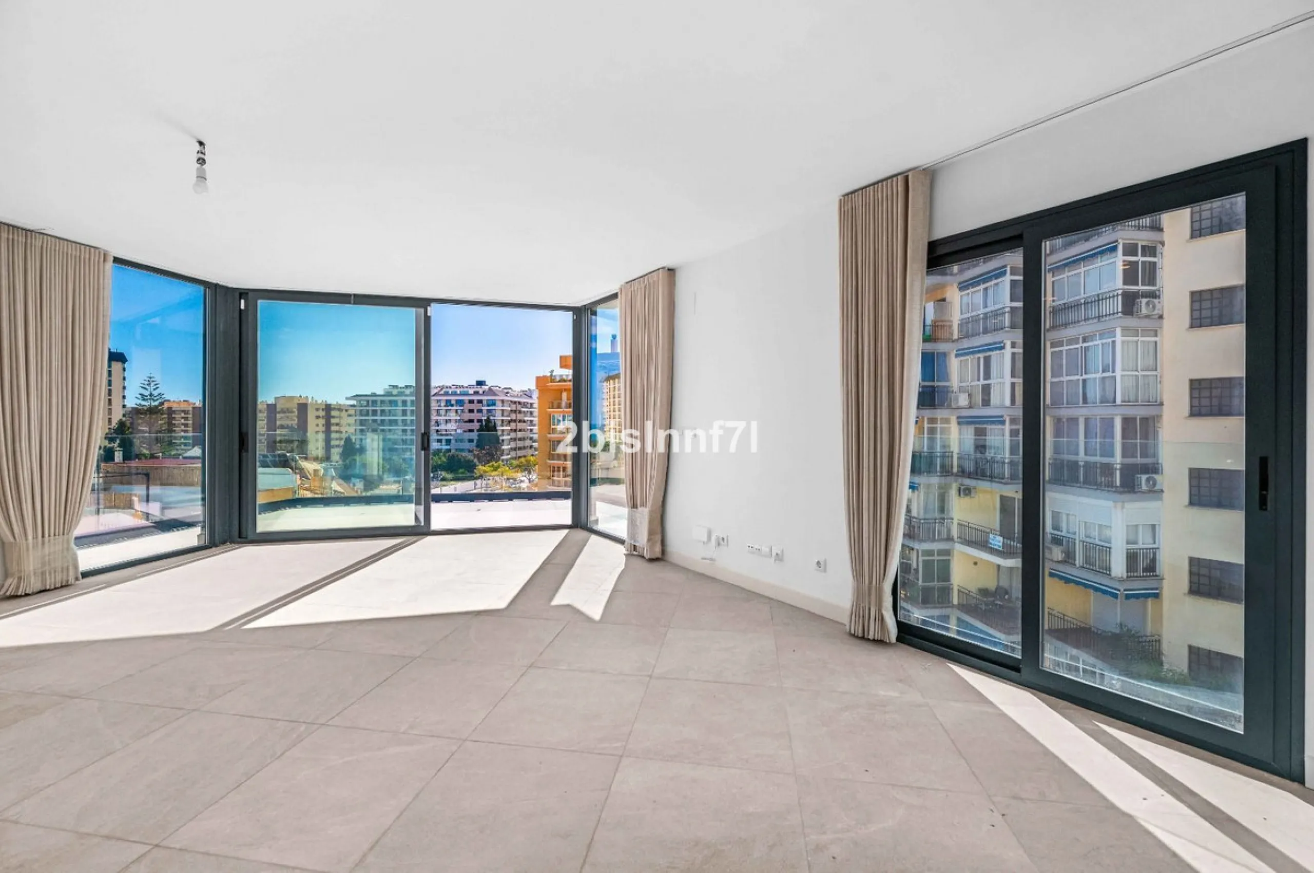 Brand new modern city apartment located in Fuengirola, one of the Costa del Sol's most popular and vibrant urban areas, active all year round. This newly built property offers easy access to the beach, city life, restaurants, shops, and all essential serv