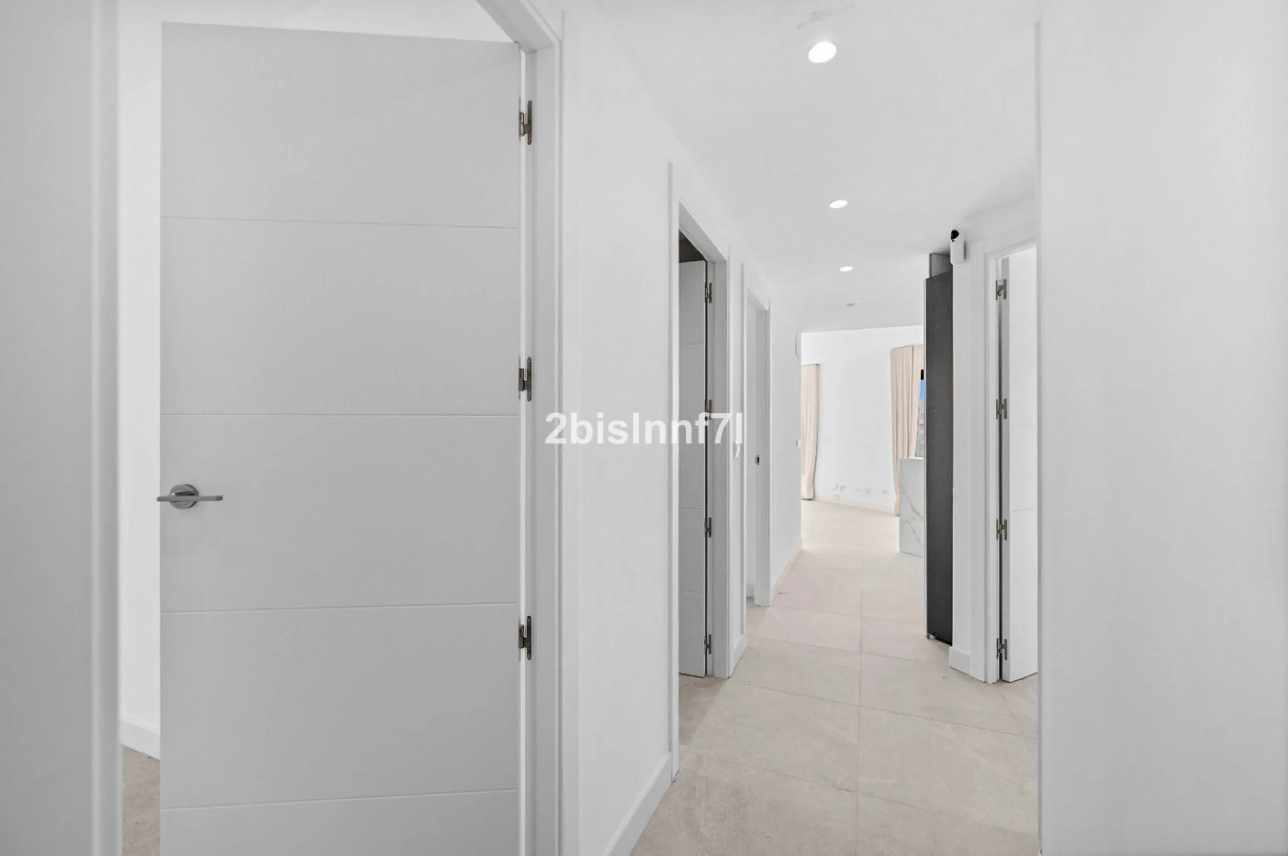 Brand new modern city apartment located in Fuengirola, one of the Costa del Sol's most popular and vibrant urban areas, active all year round. This newly built property offers easy access to the beach, city life, restaurants, shops, and all essential serv