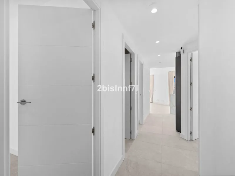 Brand new modern city apartment located in Fuengirola, one of the Costa del Sol's most popular and vibrant urban areas, active all year round. This newly built property offers easy access to the beach, city life, restaurants, shops, and all essential serv