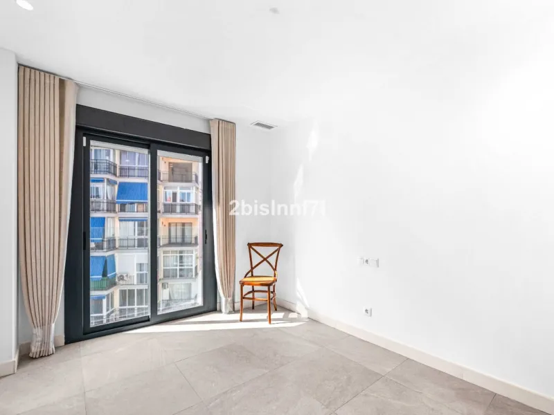 Brand new modern city apartment located in Fuengirola, one of the Costa del Sol's most popular and vibrant urban areas, active all year round. This newly built property offers easy access to the beach, city life, restaurants, shops, and all essential serv