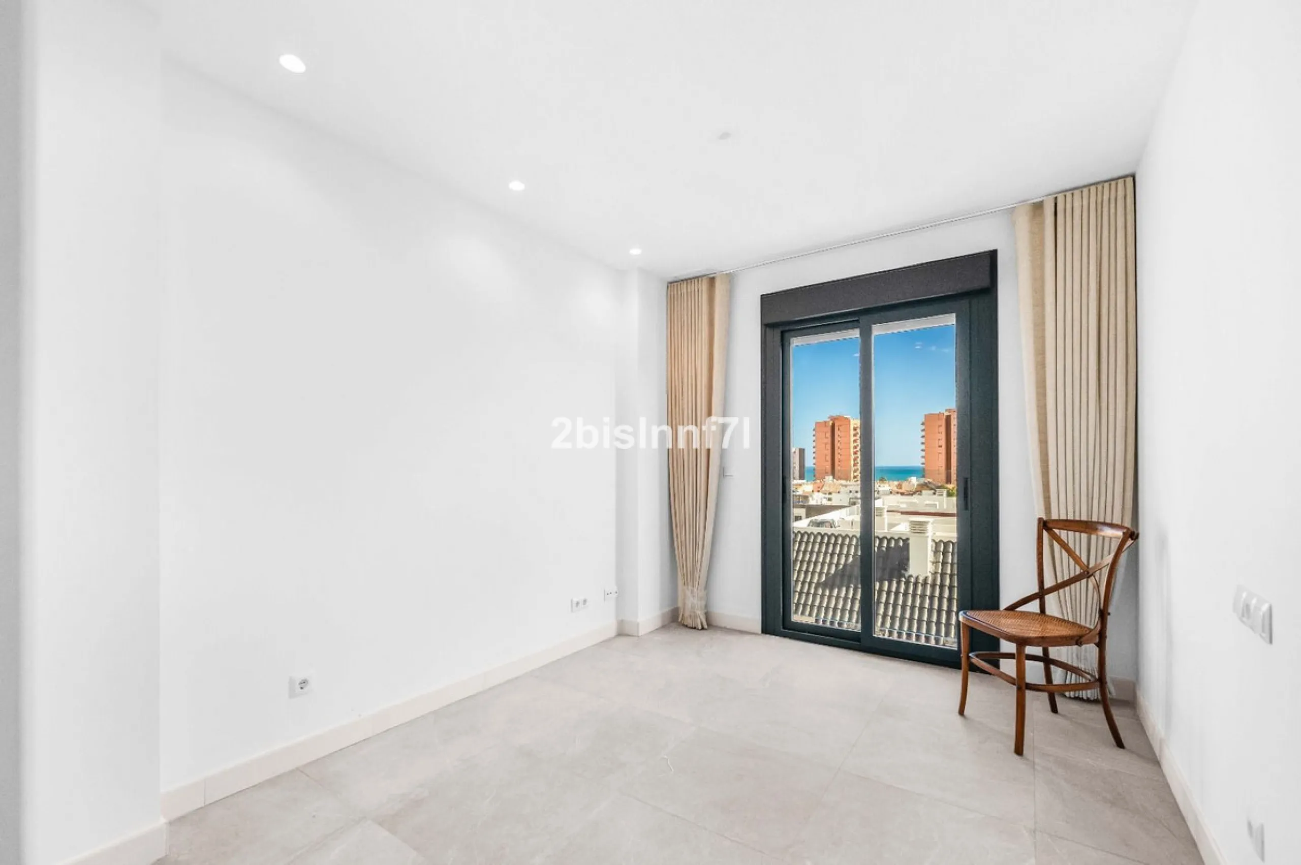 Brand new modern city apartment located in Fuengirola, one of the Costa del Sol's most popular and vibrant urban areas, active all year round. This newly built property offers easy access to the beach, city life, restaurants, shops, and all essential serv