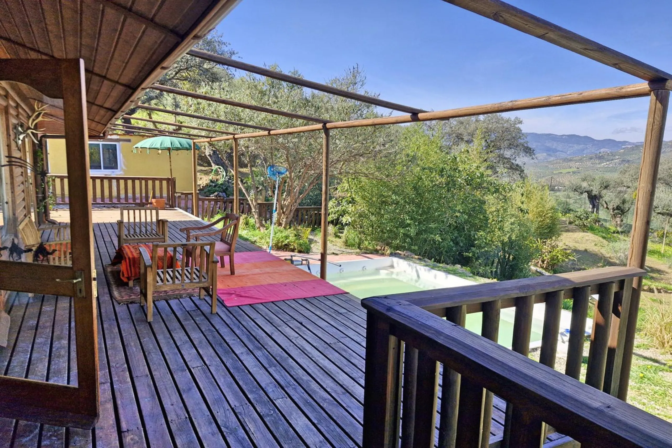 Commercial - Farm в продаже в Coín, Málaga. В доме 3 спален и 2 ванных комнат. Площадь дома 163 м². Площадь участка 10620 м²