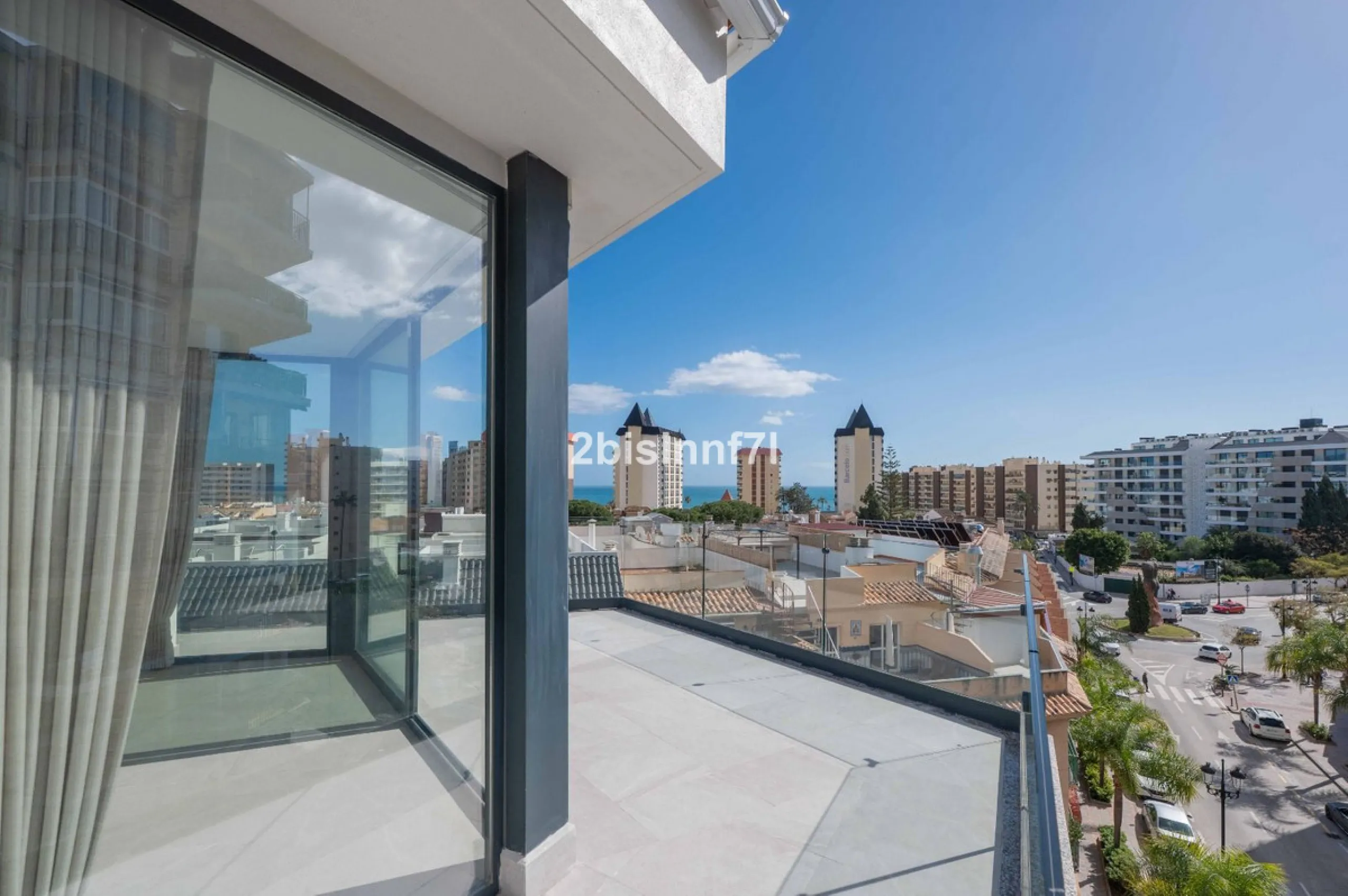 Brand new modern city apartment located in Fuengirola, one of the Costa del Sol's most popular and vibrant urban areas, active all year round. This newly built property offers easy access to the beach, city life, restaurants, shops, and all essential serv
