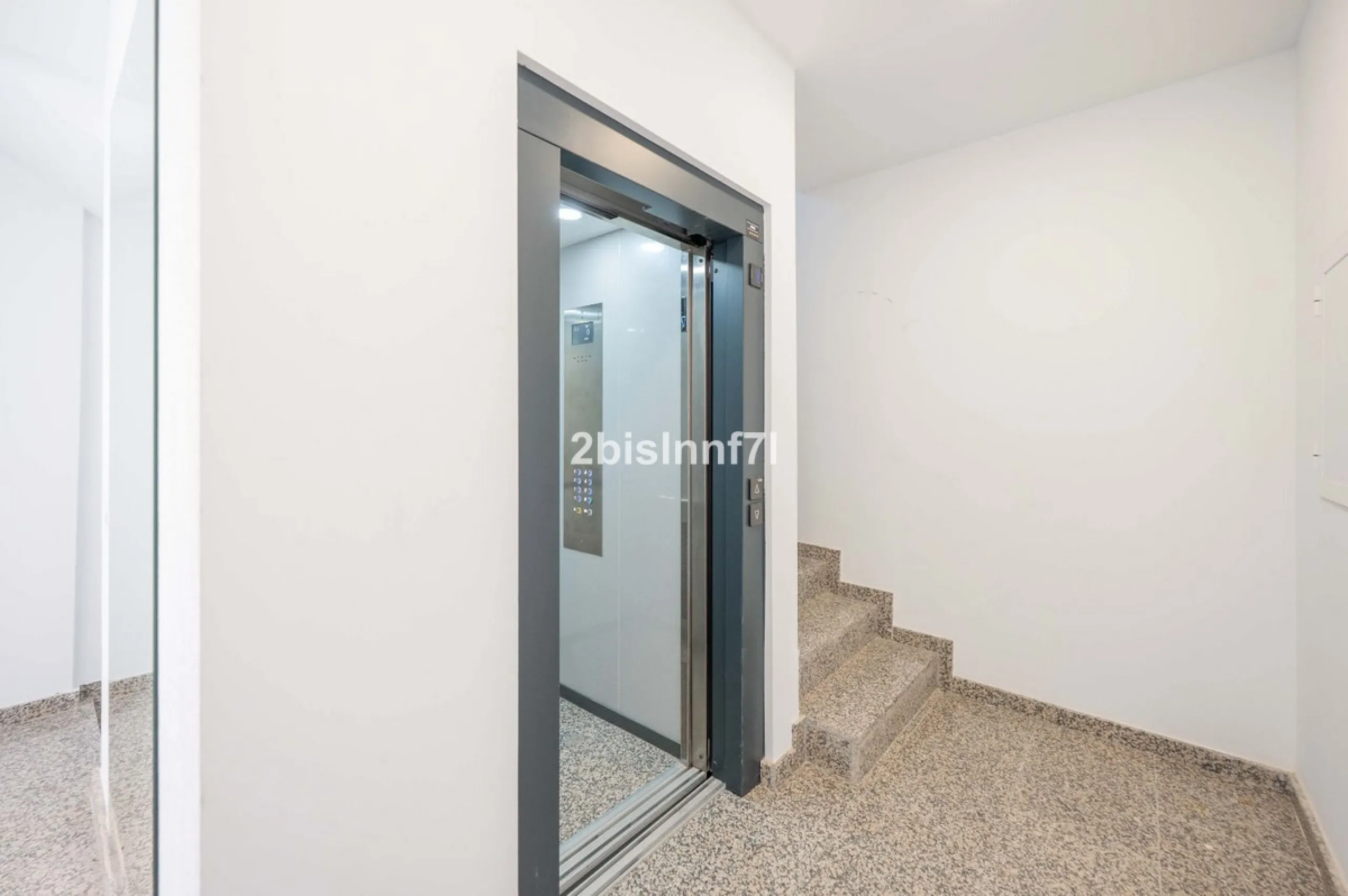 Brand new modern city apartment located in Fuengirola, one of the Costa del Sol's most popular and vibrant urban areas, active all year round. This newly built property offers easy access to the beach, city life, restaurants, shops, and all essential serv
