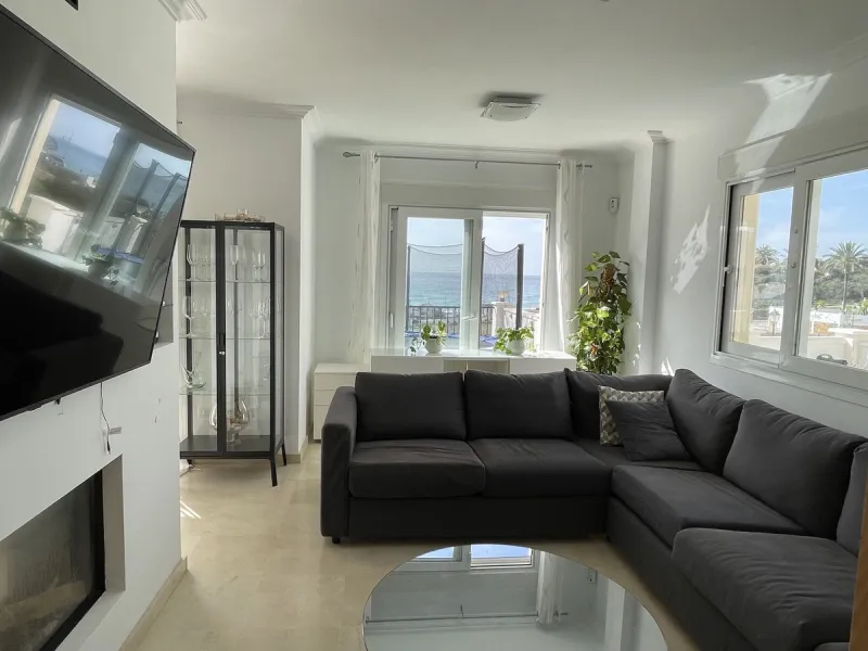 Detached villa with private heated pool for sale in Peñoncillo, Torrox Costa.