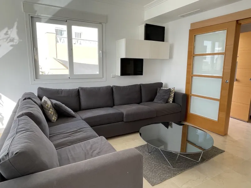 Detached villa with private heated pool for sale in Peñoncillo, Torrox Costa.