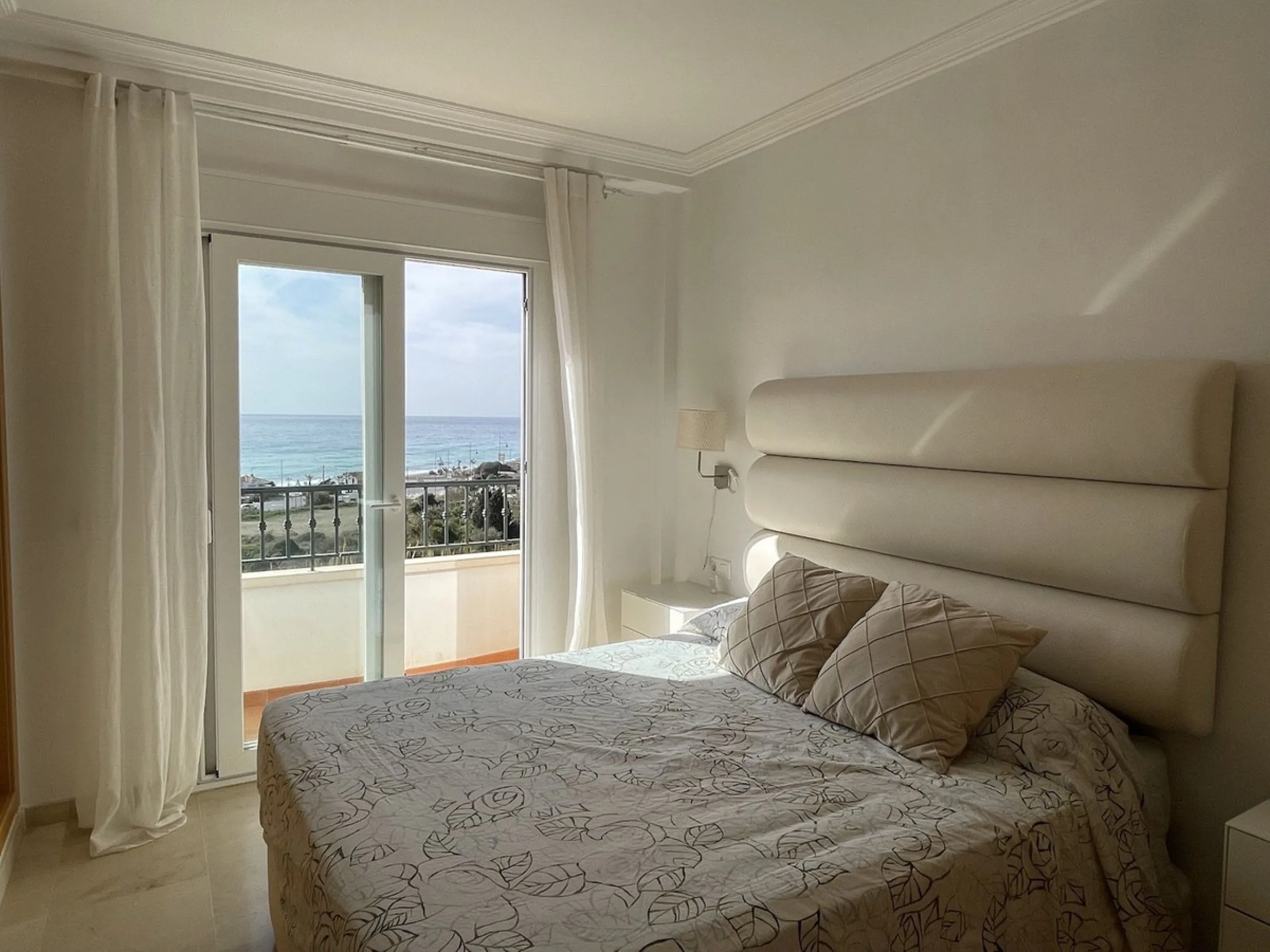 Detached villa with private heated pool for sale in Peñoncillo, Torrox Costa.