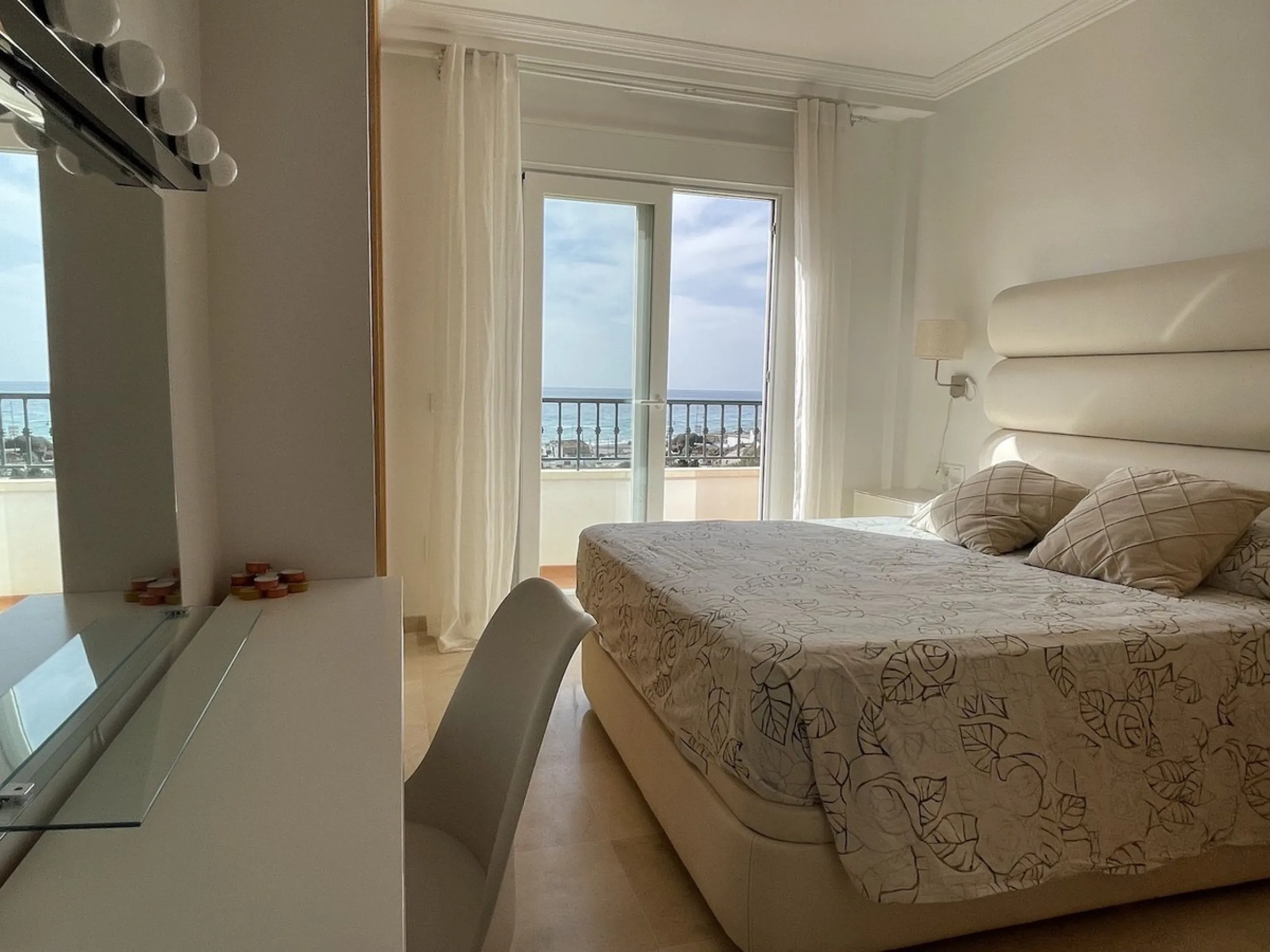 Detached villa with private heated pool for sale in Peñoncillo, Torrox Costa.