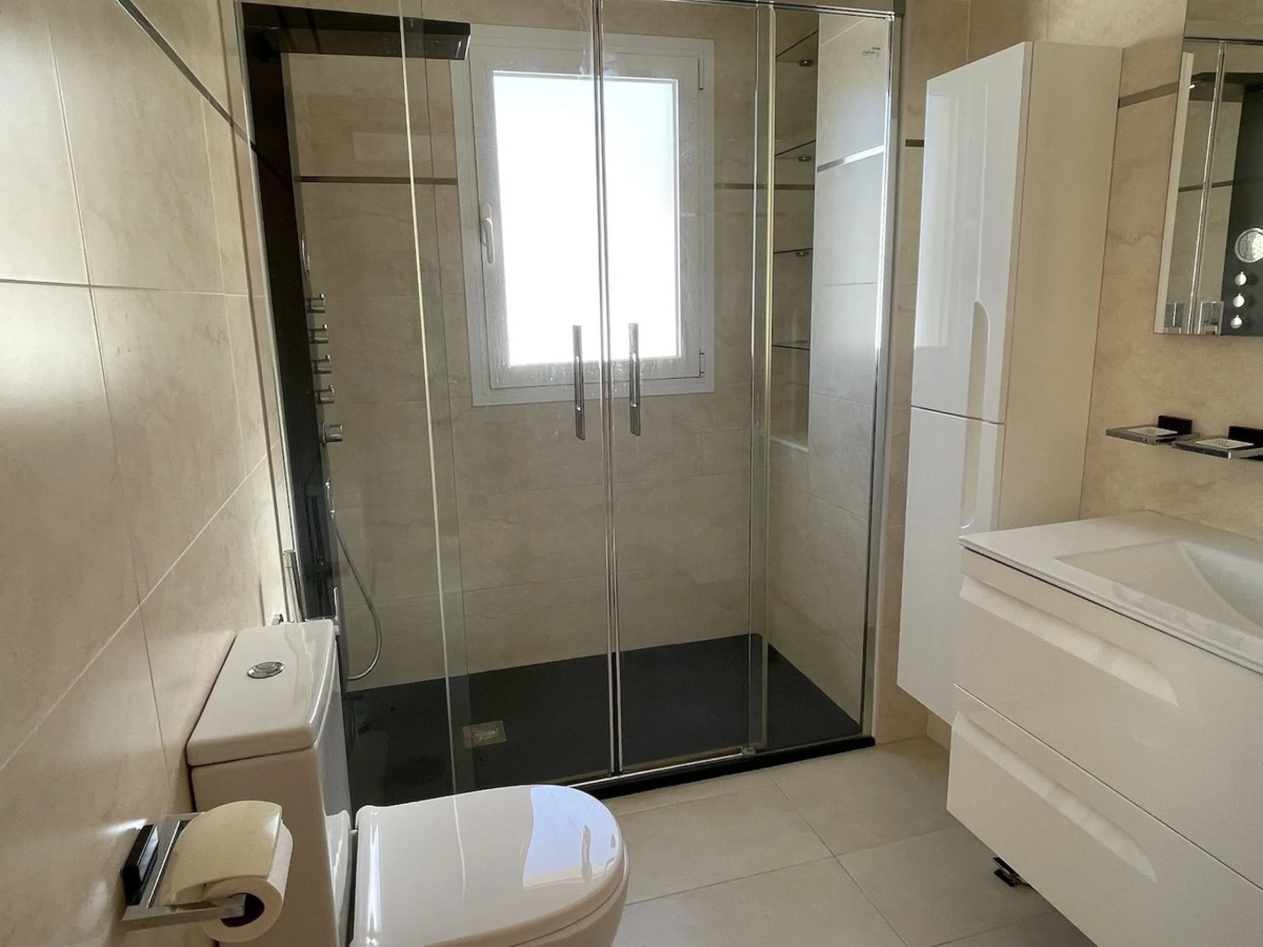 Detached villa with private heated pool for sale in Peñoncillo, Torrox Costa.