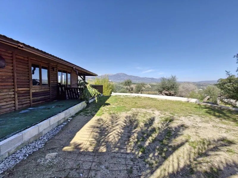 Commercial - Farm в продаже в Coín, Málaga. В доме 3 спален и 2 ванных комнат. Площадь дома 163 м². Площадь участка 10620 м²