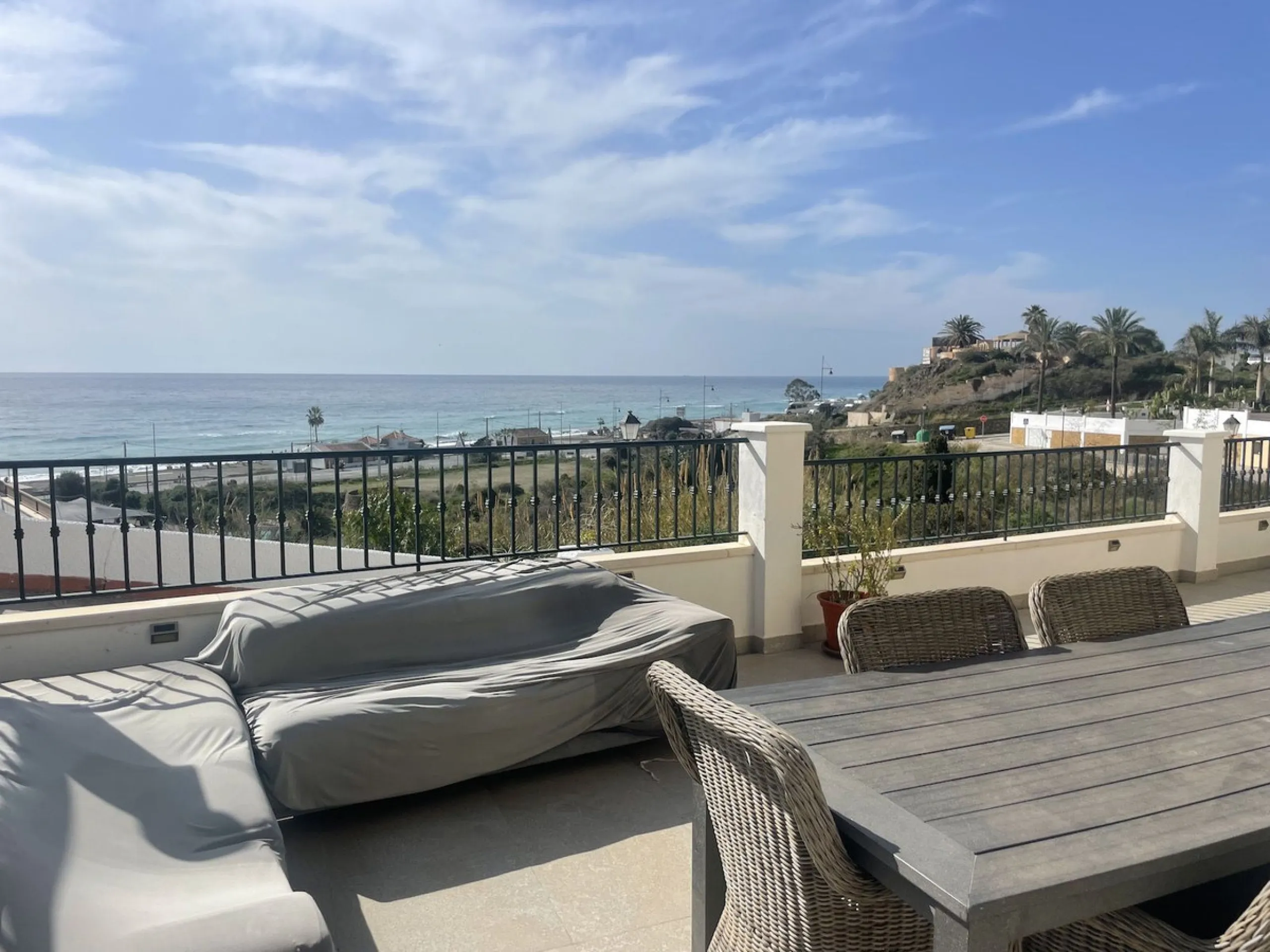 Detached villa with private heated pool for sale in Peñoncillo, Torrox Costa.
