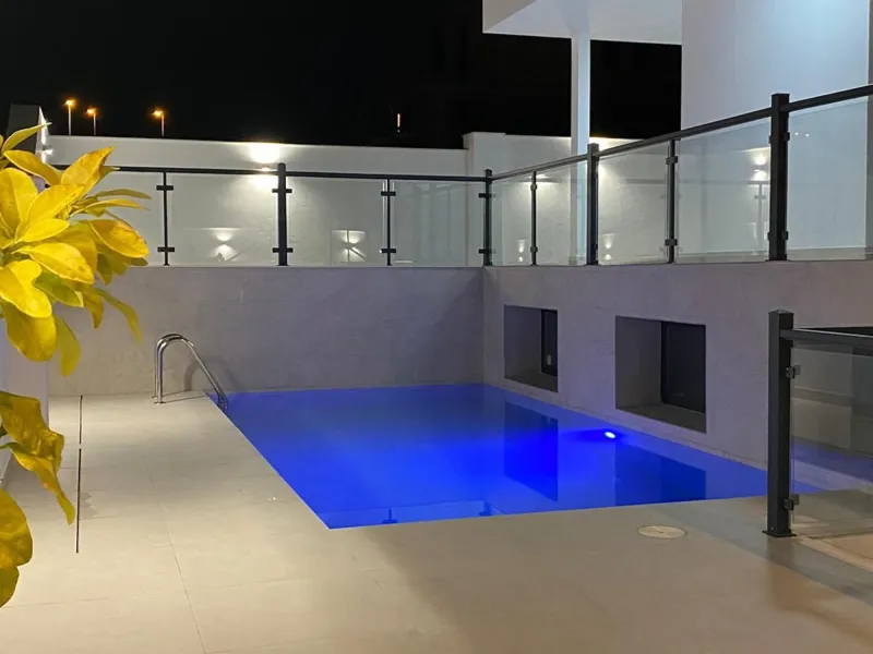 This elegant modern villa blends clean architectural lines with a warm, comfortable feel, set within a quiet residential area just outside Nerja. From its elevated position, the property enjoys spectacular views of both the sea and surrounding mountains.