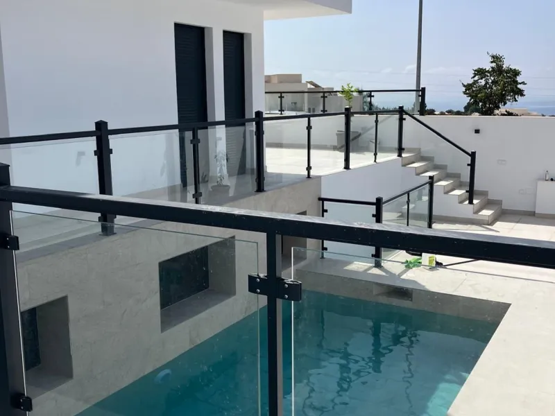 This elegant modern villa blends clean architectural lines with a warm, comfortable feel, set within a quiet residential area just outside Nerja. From its elevated position, the property enjoys spectacular views of both the sea and surrounding mountains.