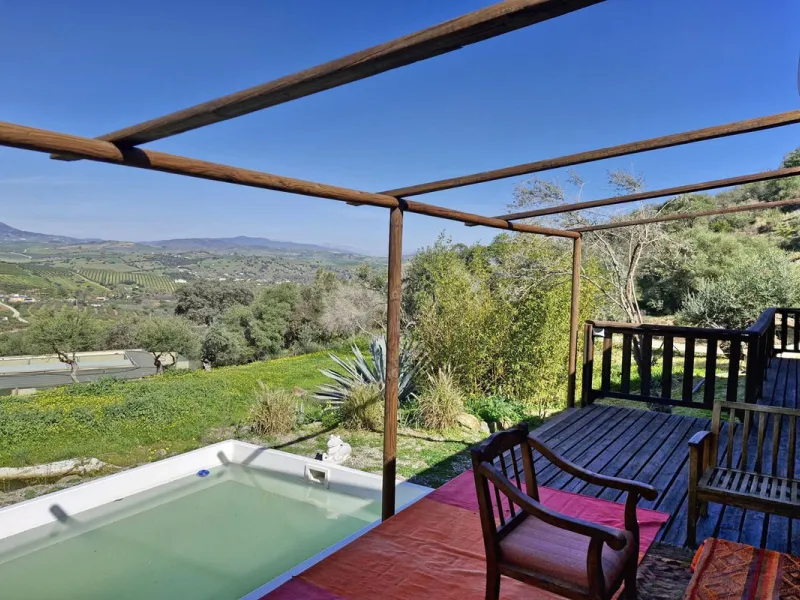 Commercial - Farm в продаже в Coín, Málaga. В доме 3 спален и 2 ванных комнат. Площадь дома 163 м². Площадь участка 10620 м²