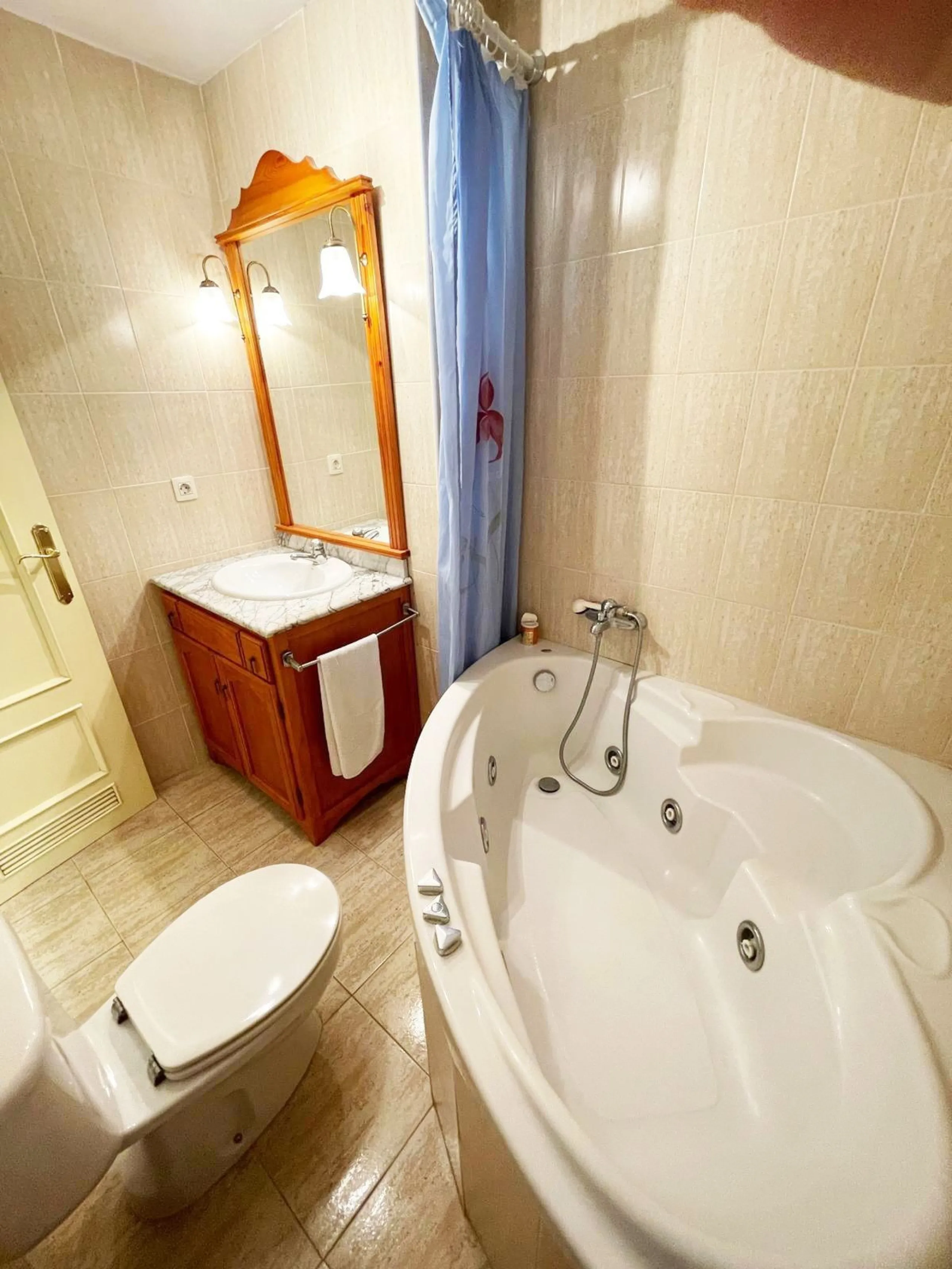 Spacious 3-Bedroom Apartment with Terrace and Large Private Garage in Nerja