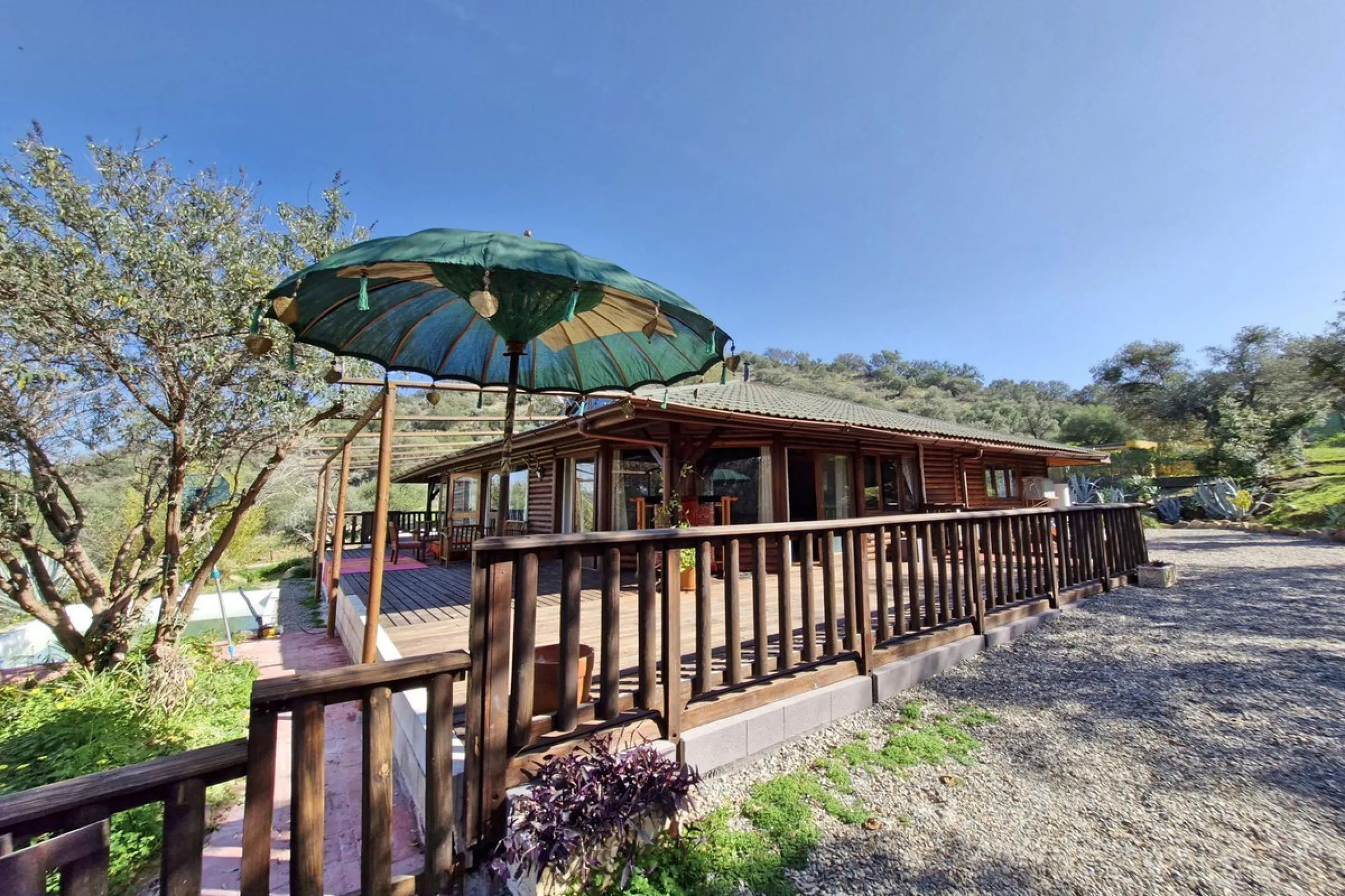 Commercial - Farm в продаже в Coín, Málaga. В доме 3 спален и 2 ванных комнат. Площадь дома 163 м². Площадь участка 10620 м²