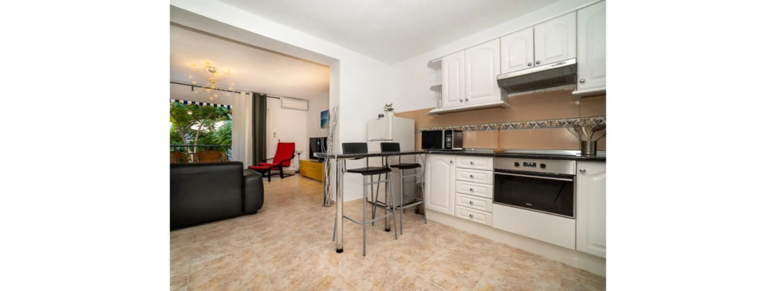 ✨ UNIQUE OPPORTUNITY: Investment Near the Beach with Guaranteed Income! ✨