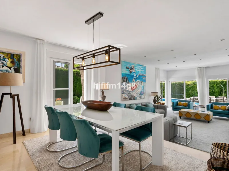 This charming villa is tucked away in a peaceful cul-de-sac within the exclusive gated community of Marbella Country Club, one of Nueva Andalucía's most desirable residential areas. Set on a flat and private south-facing plot, the property offers a perfec