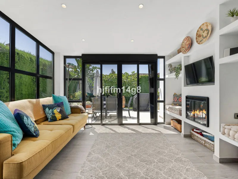 This charming villa is tucked away in a peaceful cul-de-sac within the exclusive gated community of Marbella Country Club, one of Nueva Andalucía's most desirable residential areas. Set on a flat and private south-facing plot, the property offers a perfec
