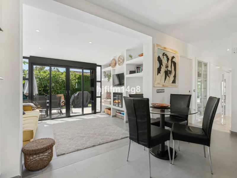 This charming villa is tucked away in a peaceful cul-de-sac within the exclusive gated community of Marbella Country Club, one of Nueva Andalucía's most desirable residential areas. Set on a flat and private south-facing plot, the property offers a perfec