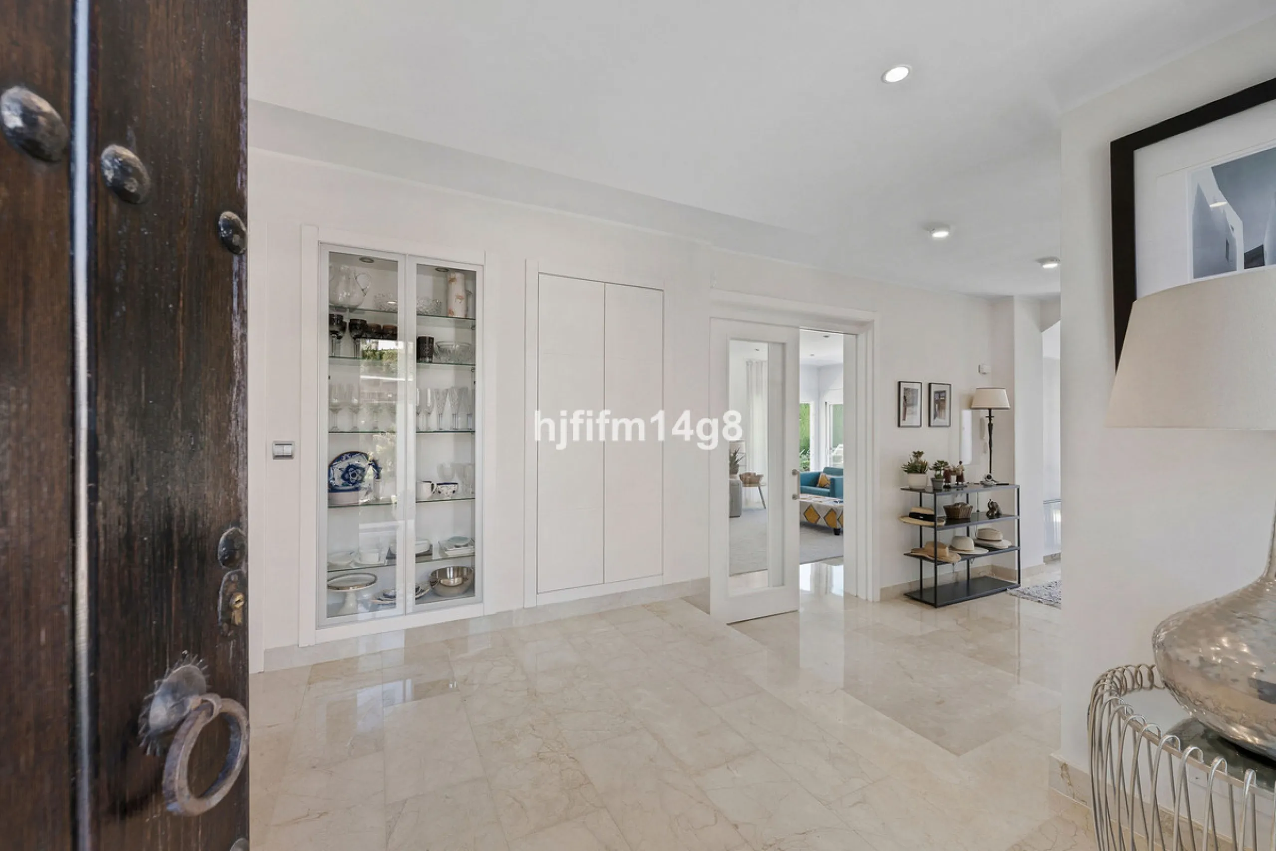 This charming villa is tucked away in a peaceful cul-de-sac within the exclusive gated community of Marbella Country Club, one of Nueva Andalucía's most desirable residential areas. Set on a flat and private south-facing plot, the property offers a perfec