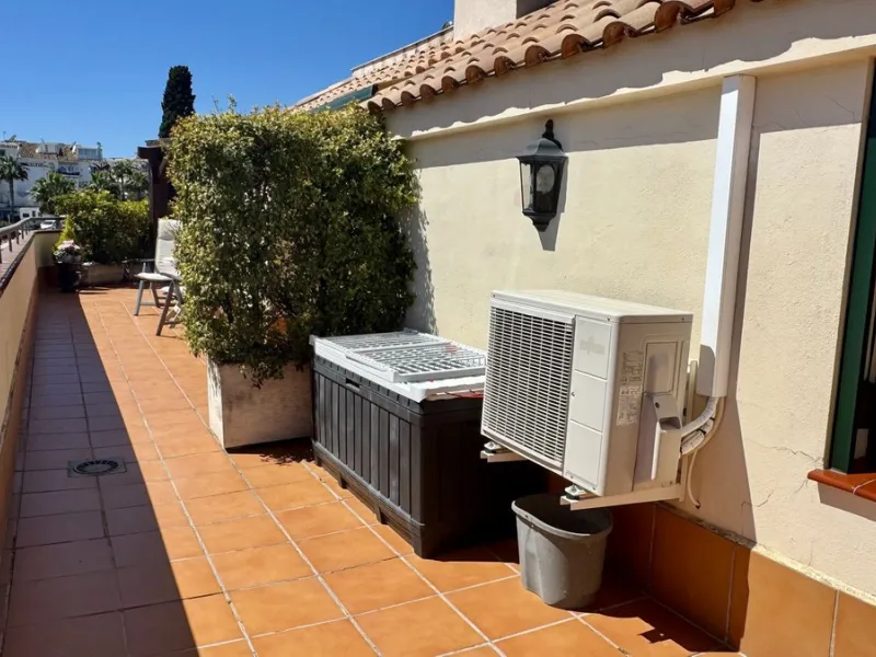 Apartment - Penthouse в продаже в Fuengirola, Málaga. В доме 2 спален и 2 ванных комнат. Площадь дома 85 м²