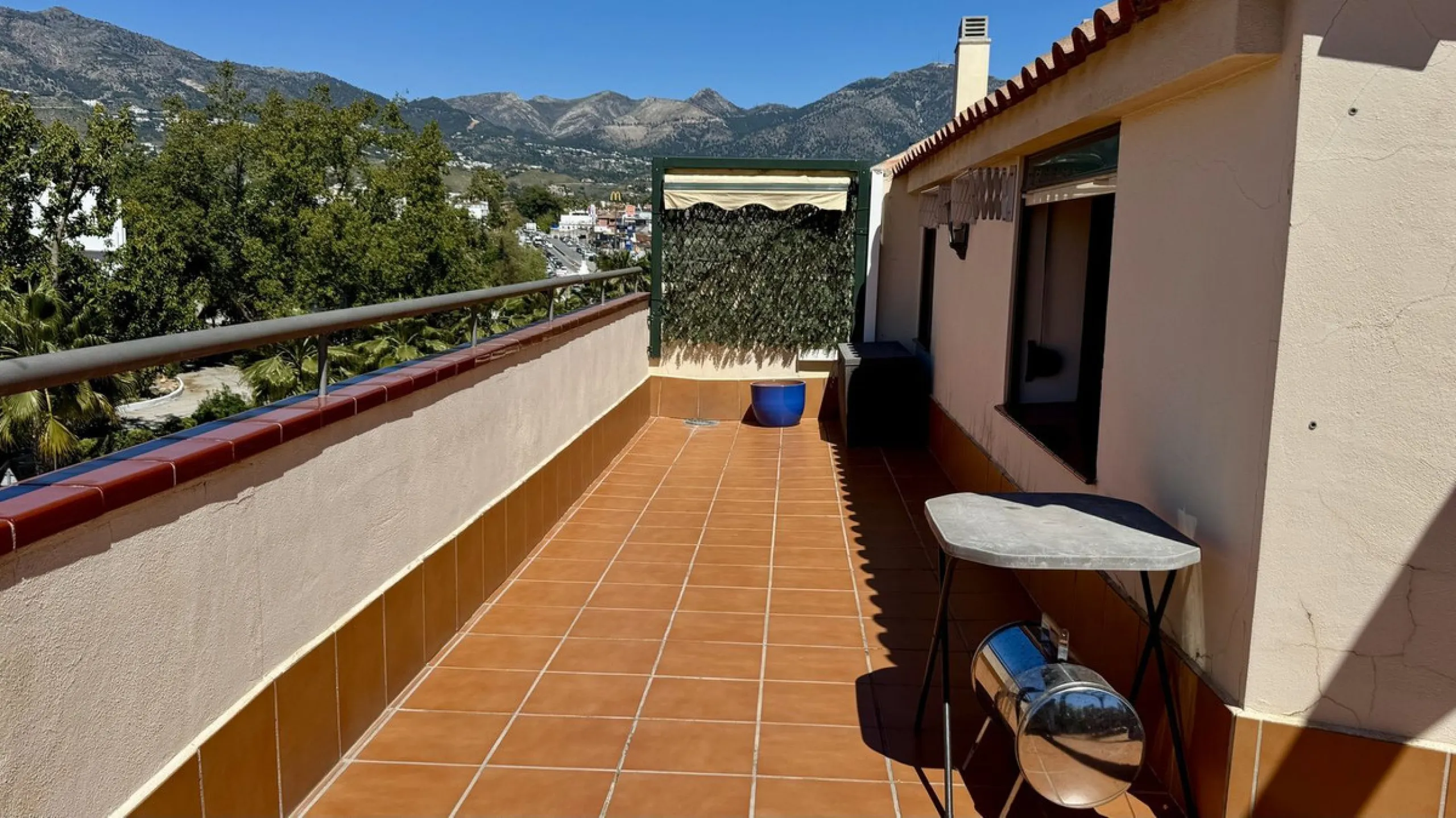 Apartment - Penthouse в продаже в Fuengirola, Málaga. В доме 2 спален и 2 ванных комнат. Площадь дома 85 м²