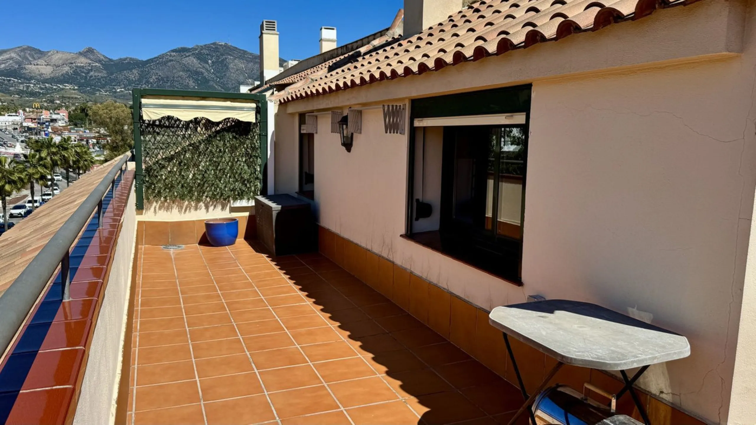 Apartment - Penthouse в продаже в Fuengirola, Málaga. В доме 2 спален и 2 ванных комнат. Площадь дома 85 м²