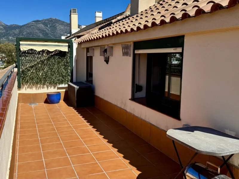 Apartment - Penthouse в продаже в Fuengirola, Málaga. В доме 2 спален и 2 ванных комнат. Площадь дома 85 м²