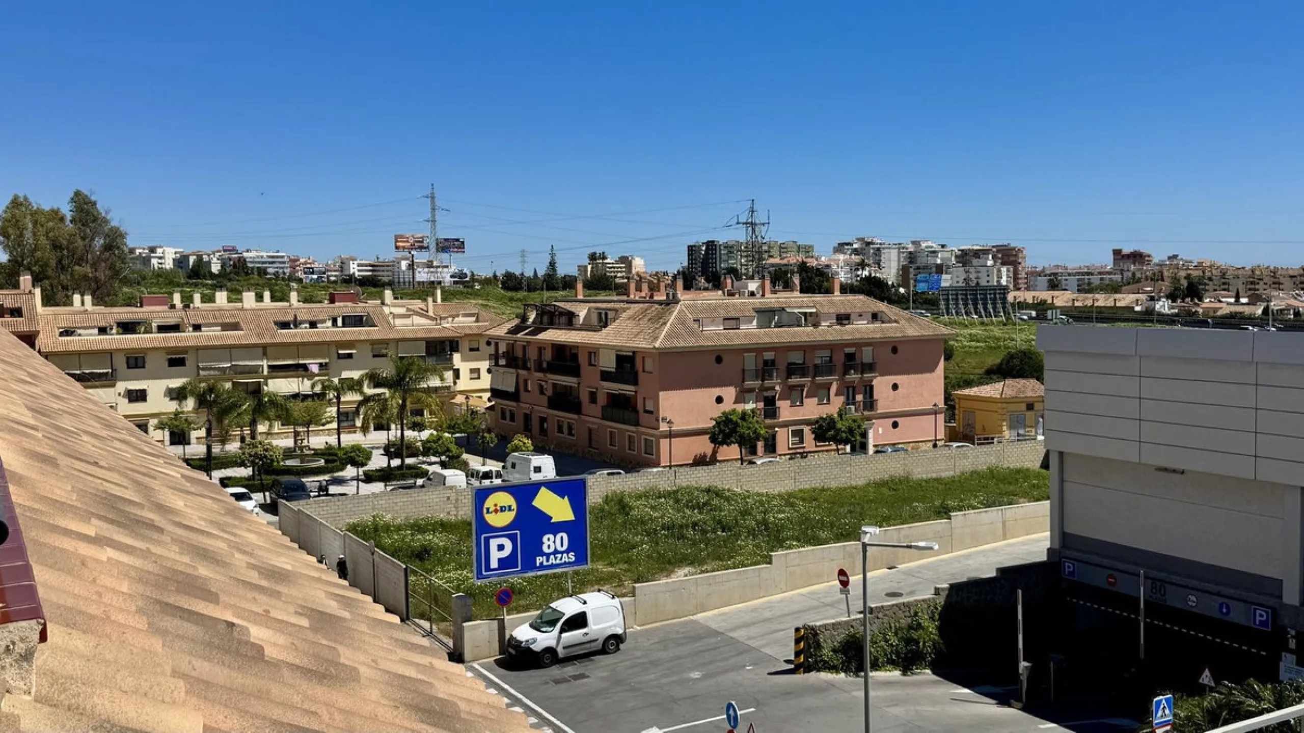 Apartment - Penthouse в продаже в Fuengirola, Málaga. В доме 2 спален и 2 ванных комнат. Площадь дома 85 м²