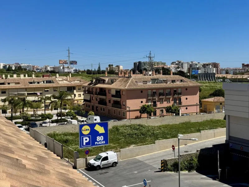 Apartment - Penthouse в продаже в Fuengirola, Málaga. В доме 2 спален и 2 ванных комнат. Площадь дома 85 м²