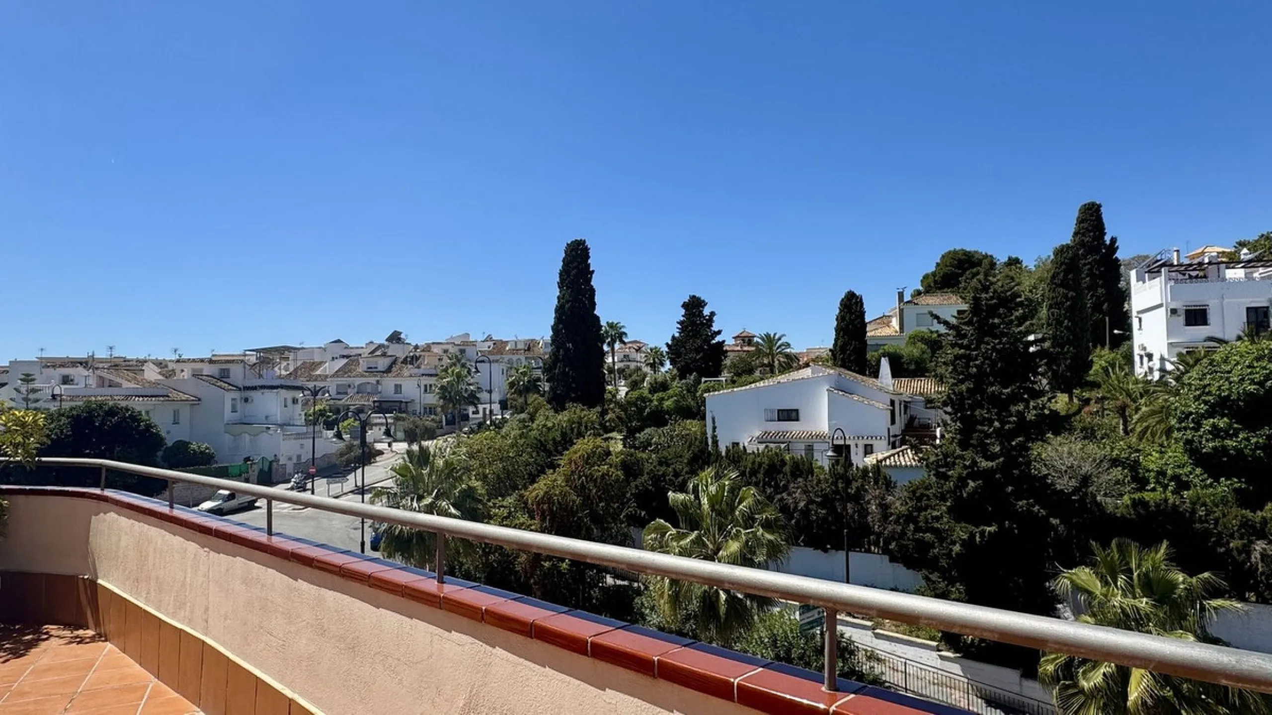 Apartment - Penthouse в продаже в Fuengirola, Málaga. В доме 2 спален и 2 ванных комнат. Площадь дома 85 м²