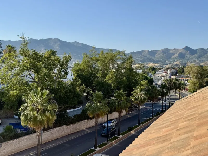 Apartment - Penthouse в продаже в Fuengirola, Málaga. В доме 2 спален и 2 ванных комнат. Площадь дома 85 м²