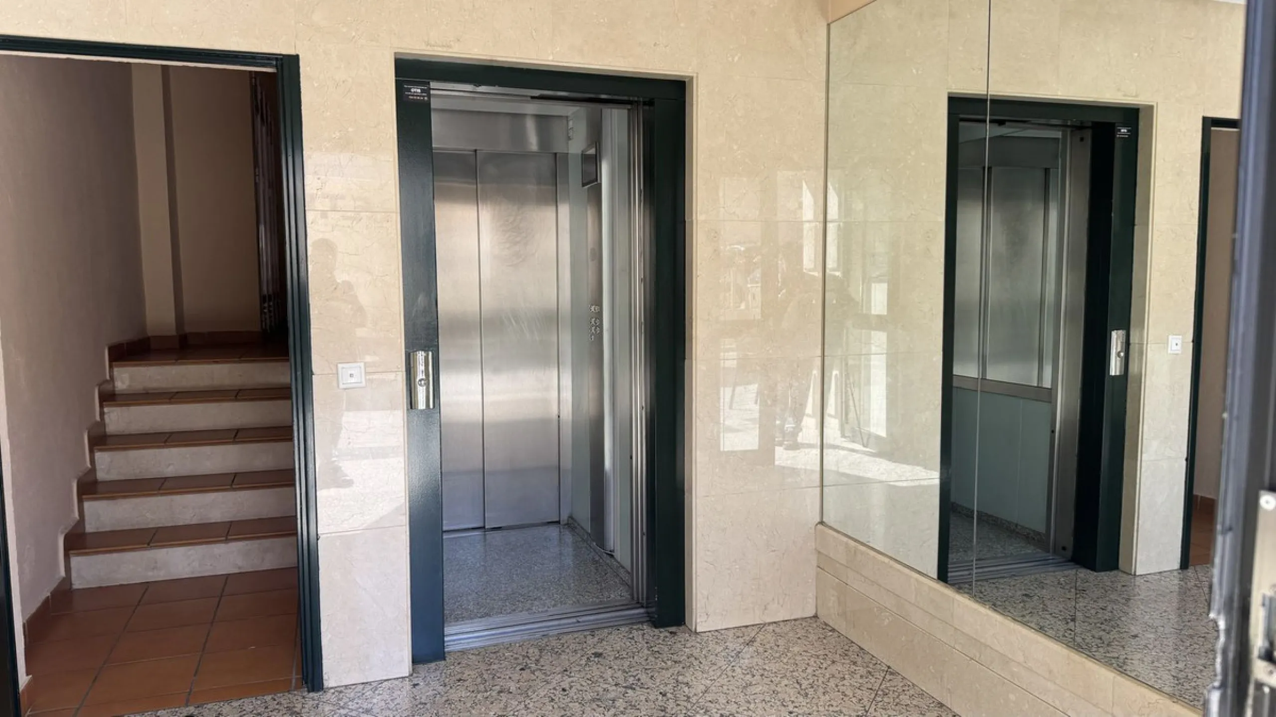 Apartment - Penthouse в продаже в Fuengirola, Málaga. В доме 2 спален и 2 ванных комнат. Площадь дома 85 м²
