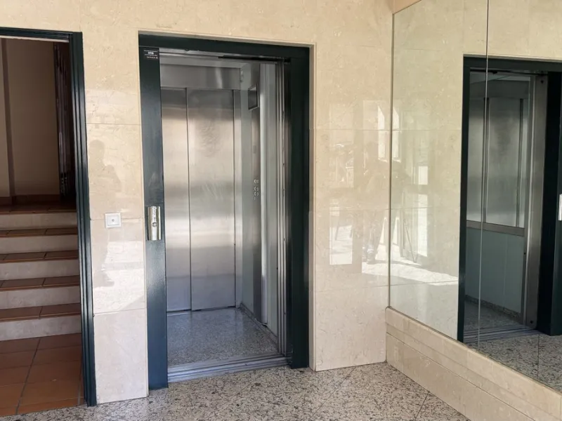 Apartment - Penthouse в продаже в Fuengirola, Málaga. В доме 2 спален и 2 ванных комнат. Площадь дома 85 м²