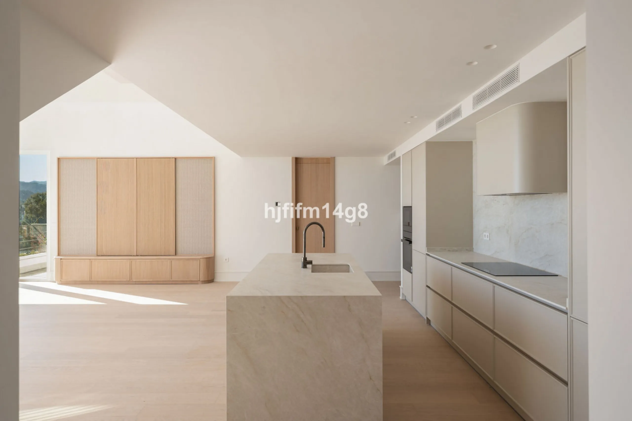 Apartment - Penthouse в продаже в Marbella, Málaga. В доме 3 спален и 3 ванных комнат. Площадь дома 171 м²