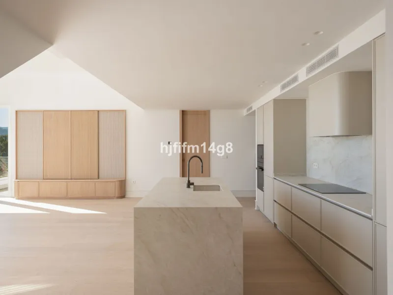 Apartment - Penthouse в продаже в Marbella, Málaga. В доме 3 спален и 3 ванных комнат. Площадь дома 171 м²